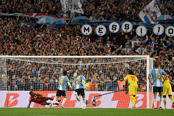 lionel-messi-pen-1791368512.jpg