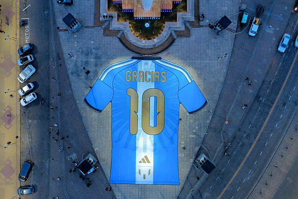 messi-fans-1791368677.jpg