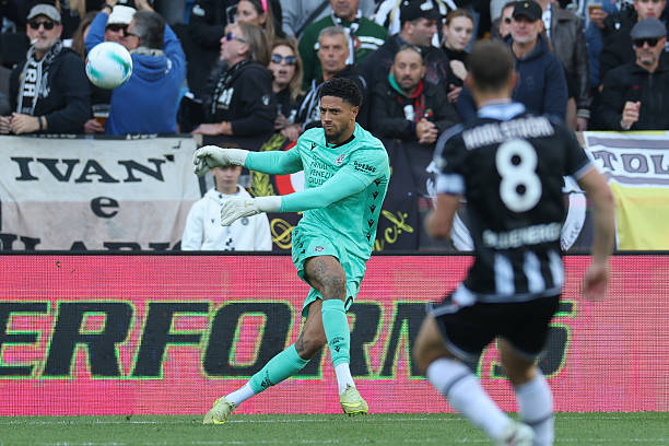 Maduka Okoye Impresses as Udinese Edge Lecce in Five-Goal Thriller Maduka Okoye