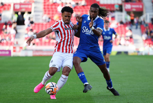 Alex Iwobi v Stoke City