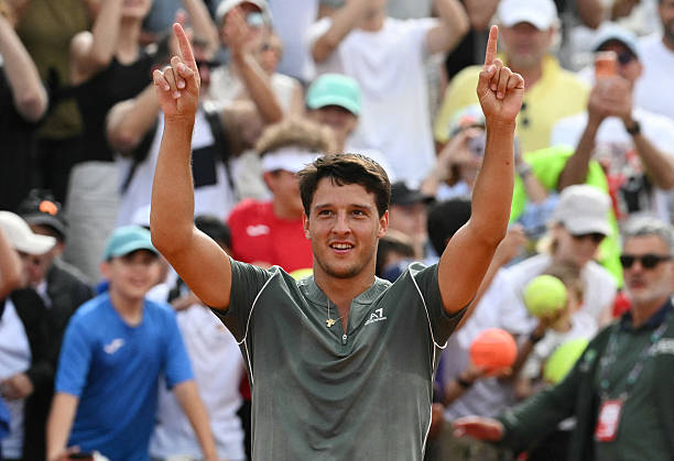 Alexander Zverev v Luciano Darderi